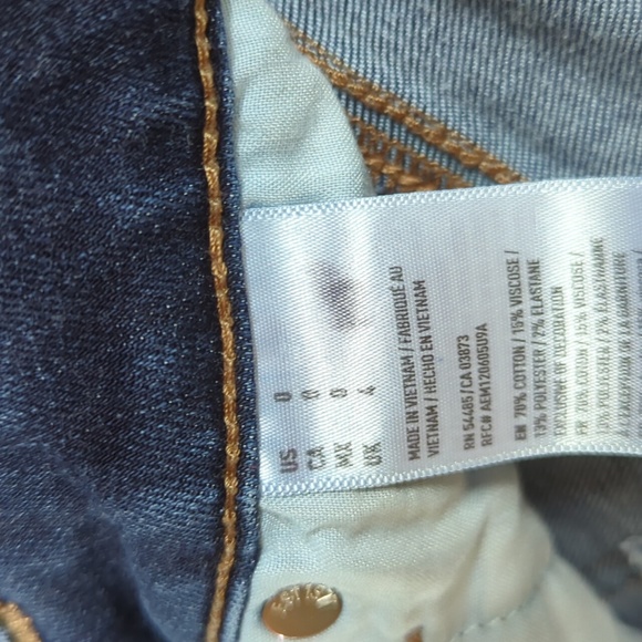 American Eagle. Super-Stretch Denim Shorts. Size 0. - Picture 6 of 9